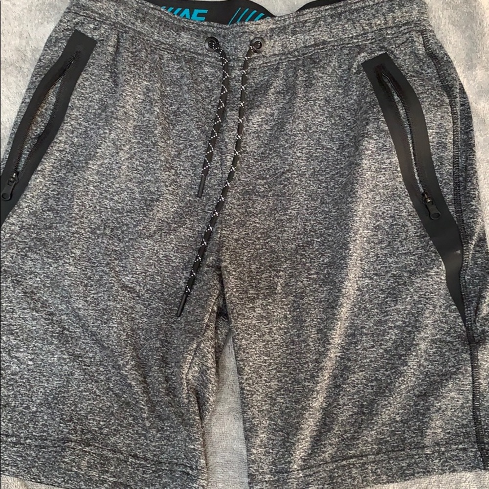 American Eagle Men’s size Small Shorts